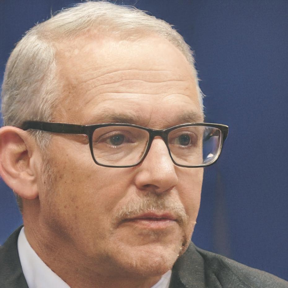 Directeur Général weltrinovaragency